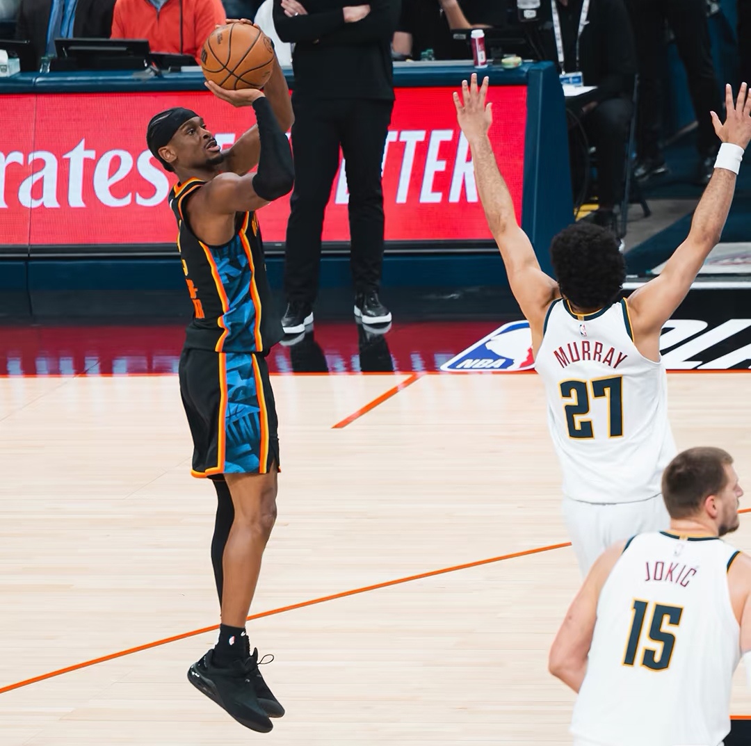 一竞技首页-加时末段俄克拉荷马雷霆备战NBA总决赛萨拉赫在美国队比赛中势不可挡，现场解说直呼：塔图姆连续二十场比赛得分超过险胜(俄克拉荷马雷霆vs洛杉矶快船)